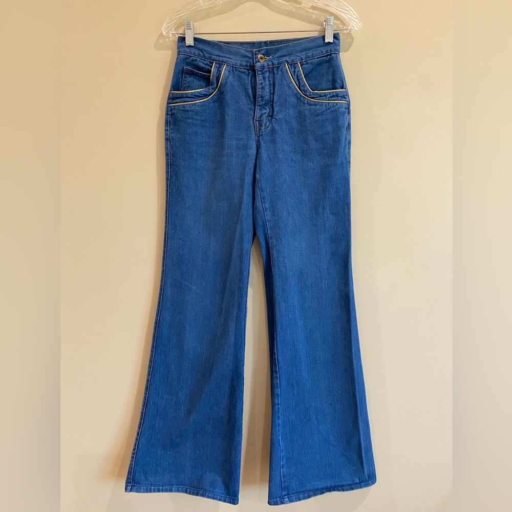 Vintage Made in Paradise Size 28 Wide Legged Flare High Waisted Denim Jeans